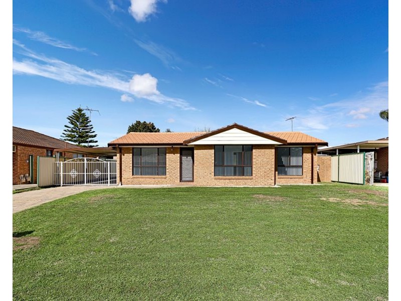 12 CARNATION AVENUE, Claremont Meadows NSW 2747