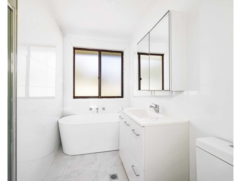 12 CARNATION AVENUE, Claremont Meadows NSW 2747