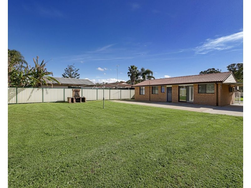 12 CARNATION AVENUE, Claremont Meadows NSW 2747