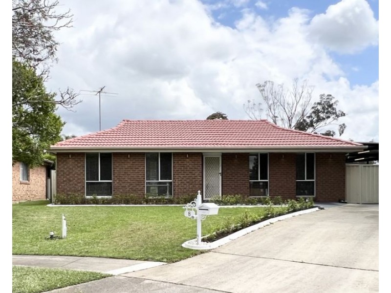 8 MOORE PLACE, Doonside NSW 2767