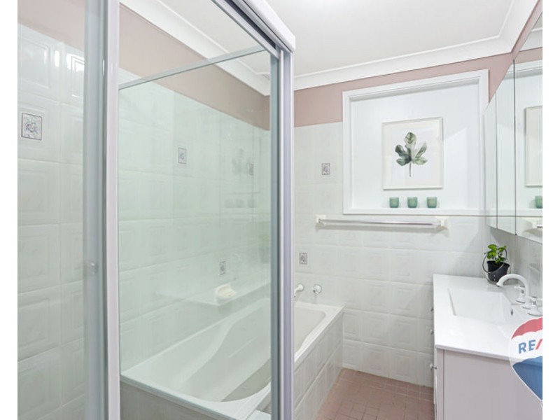 8 MOORE PLACE, Doonside NSW 2767