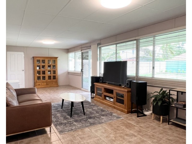 8 MOORE PLACE, Doonside NSW 2767