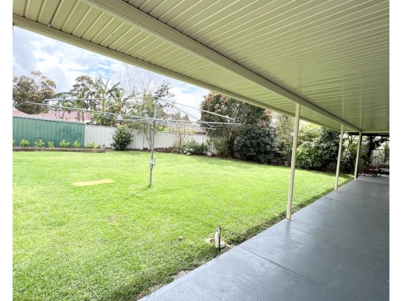 8 MOORE PLACE, Doonside NSW 2767