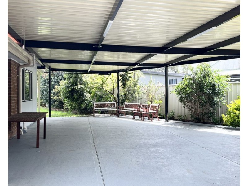 8 MOORE PLACE, Doonside NSW 2767