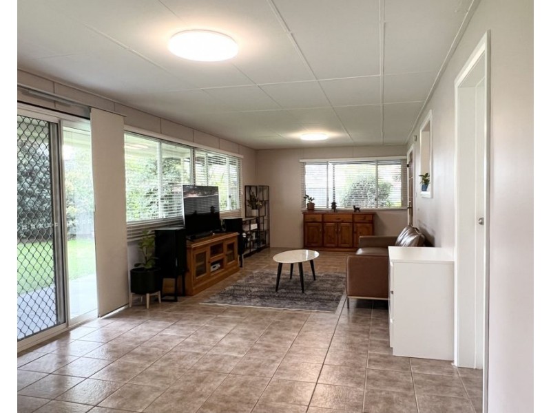 8 MOORE PLACE, Doonside NSW 2767