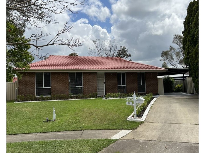 8 MOORE PLACE, Doonside NSW 2767