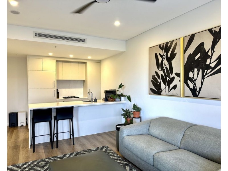 602/2 Lord Sheffield Circuit, Penrith NSW 2750