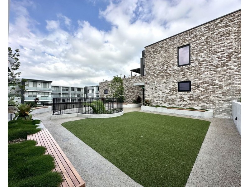 602/2 Lord Sheffield Circuit, Penrith NSW 2750