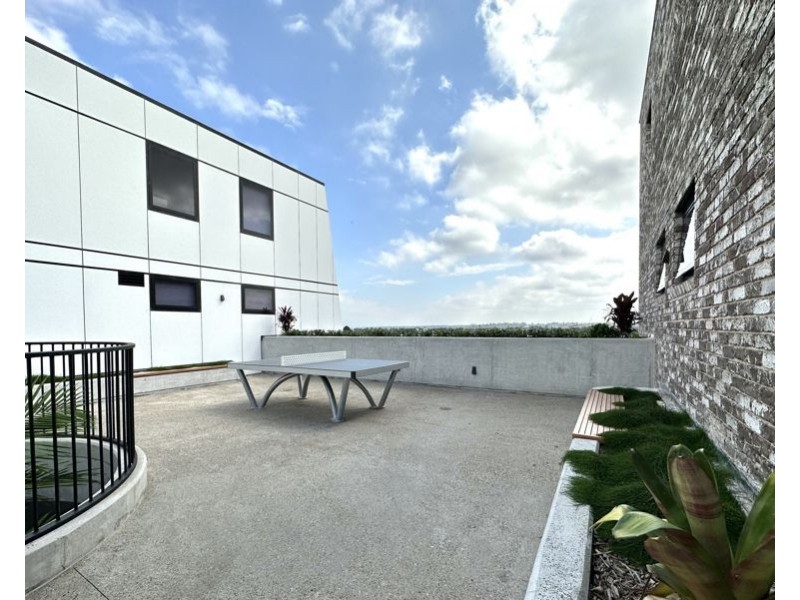 602/2 Lord Sheffield Circuit, Penrith NSW 2750