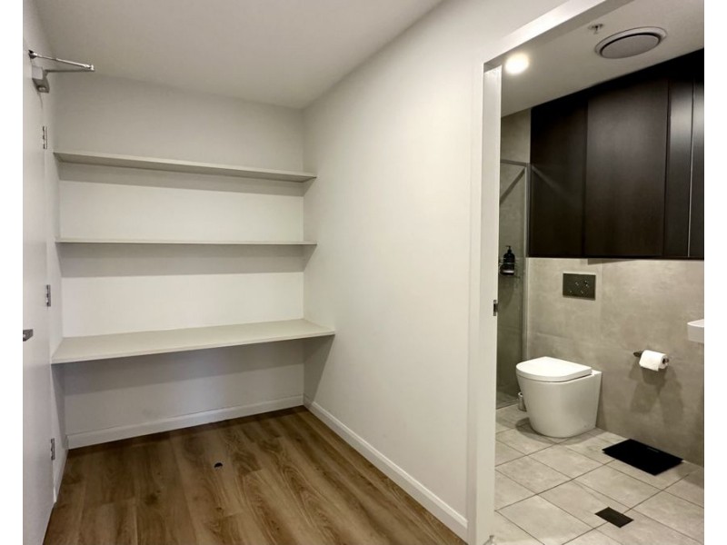 602/2 Lord Sheffield Circuit, Penrith NSW 2750