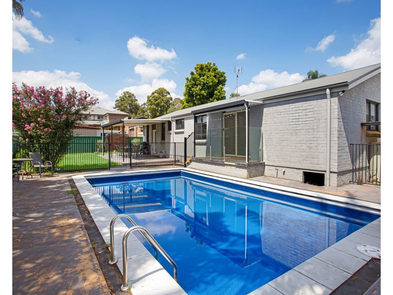 10 NUNGEROO AVENUE, Jamisontown NSW 2750