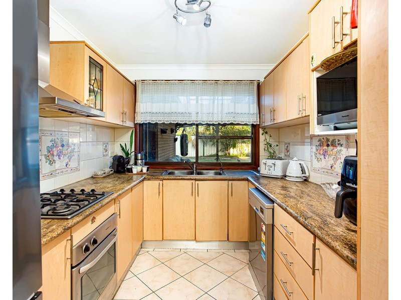 4 CARNATION AVENUE, Claremont Meadows NSW 2747