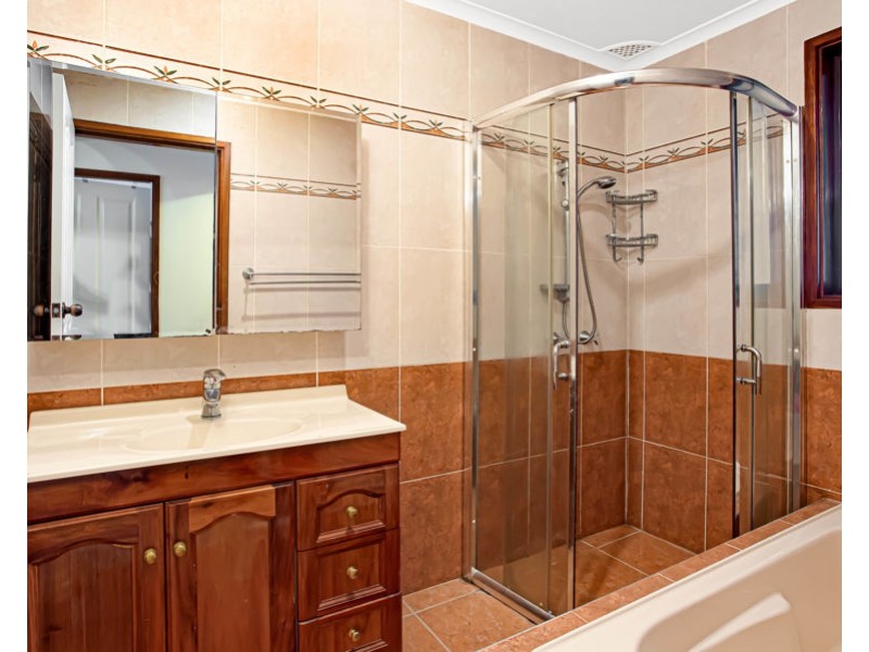 4 CARNATION AVENUE, Claremont Meadows NSW 2747