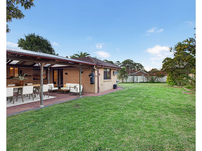 4 CARNATION AVENUE, Claremont Meadows NSW 2747