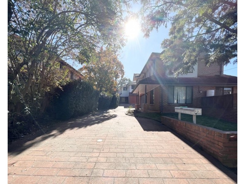 2/23 BARBER AVENUE, Penrith NSW 2750