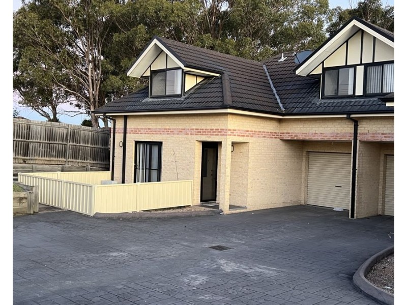 8/27 BARLOW STREET, Cambridge Park NSW 2747