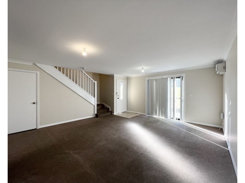 8/27 BARLOW STREET, Cambridge Park NSW 2747