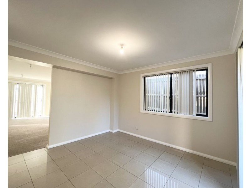 8/27 BARLOW STREET, Cambridge Park NSW 2747