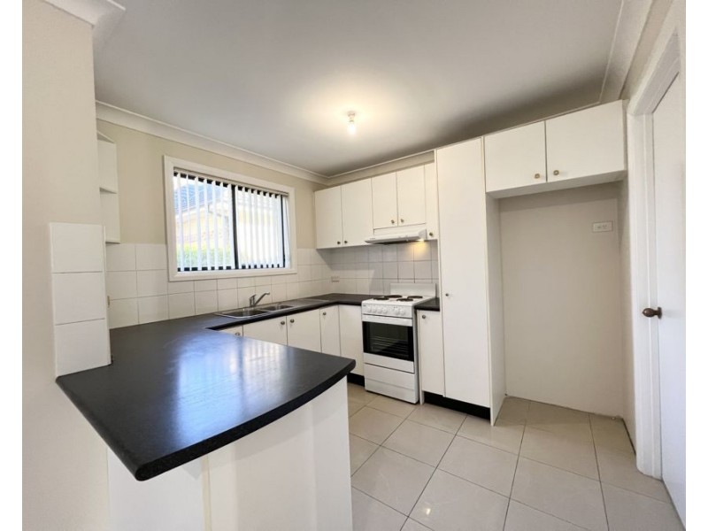 8/27 BARLOW STREET, Cambridge Park NSW 2747