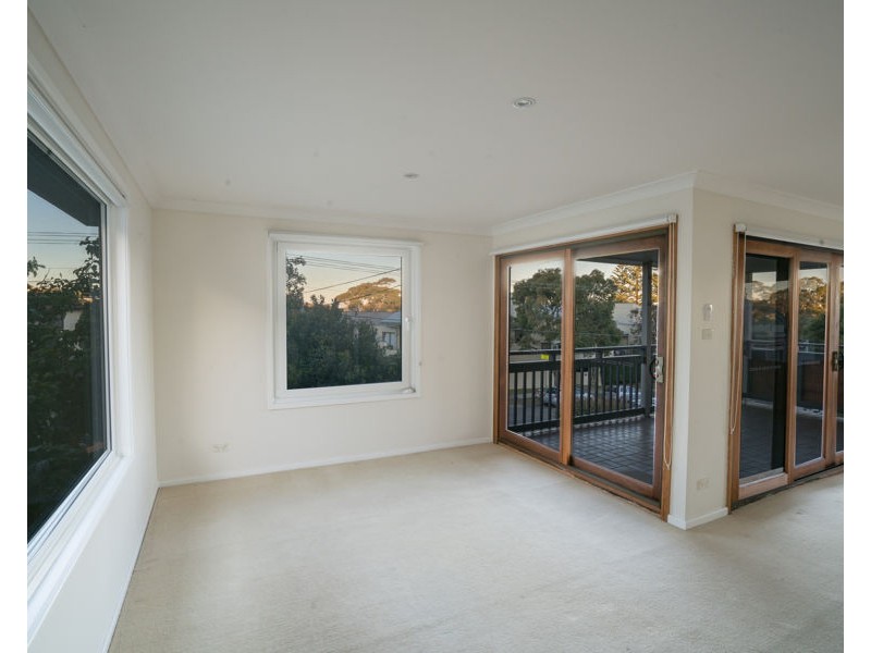 30 Playfair Road, North Curl Curl NSW 2099
