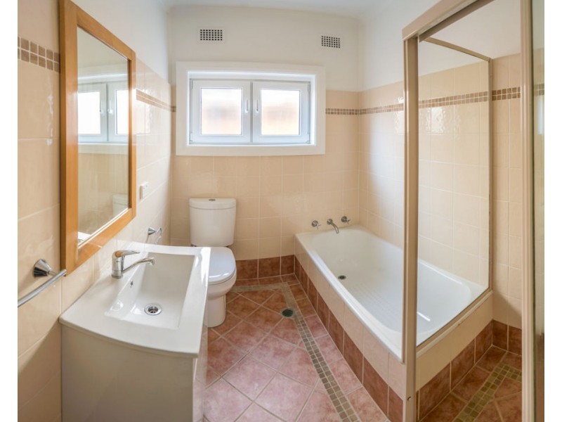 30 Playfair Road, North Curl Curl NSW 2099