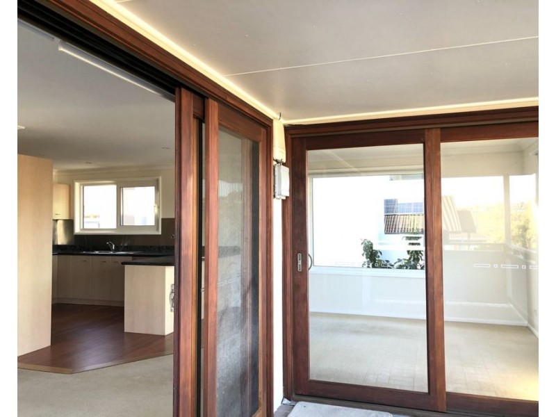 30 Playfair Road, North Curl Curl NSW 2099
