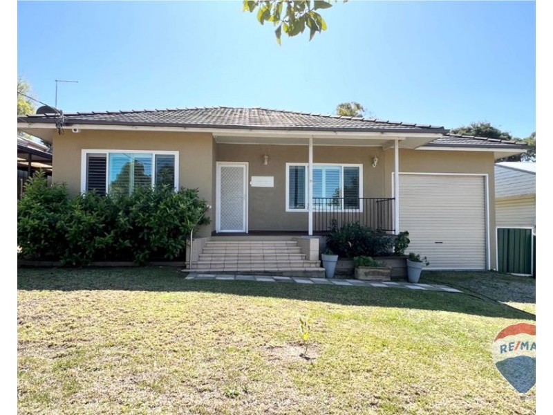 11 BALMORAL DRIVE, Cambridge Park NSW 2747