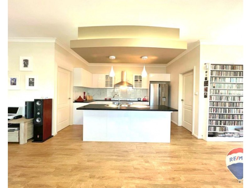 11 BALMORAL DRIVE, Cambridge Park NSW 2747