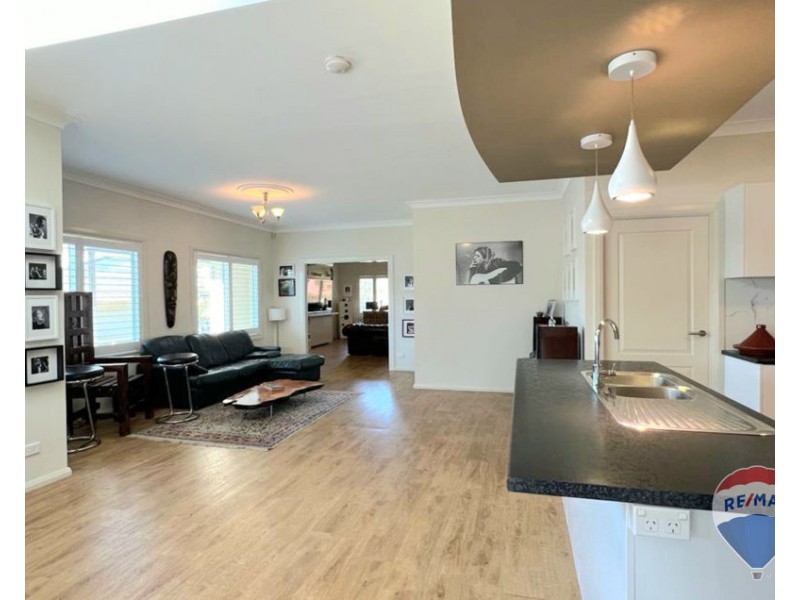 11 BALMORAL DRIVE, Cambridge Park NSW 2747