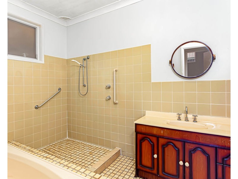90 BARLOW STREET, Cambridge Park NSW 2747
