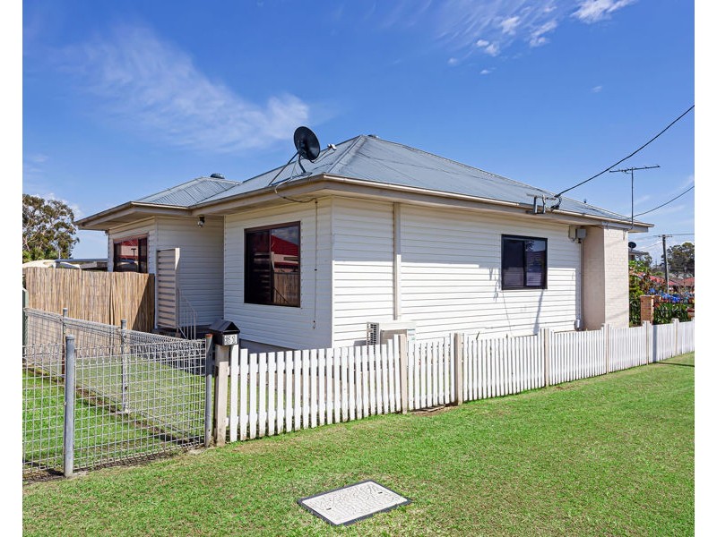 31 AND 31A DEBORAH CRESCENT, Cambridge Park NSW 2747