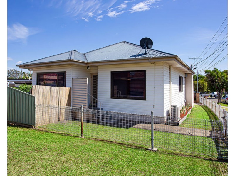 31 AND 31A DEBORAH CRESCENT, Cambridge Park NSW 2747