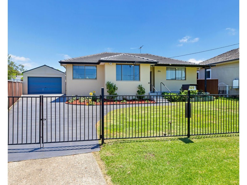 127 WRENCH STREET, Cambridge Park NSW 2747