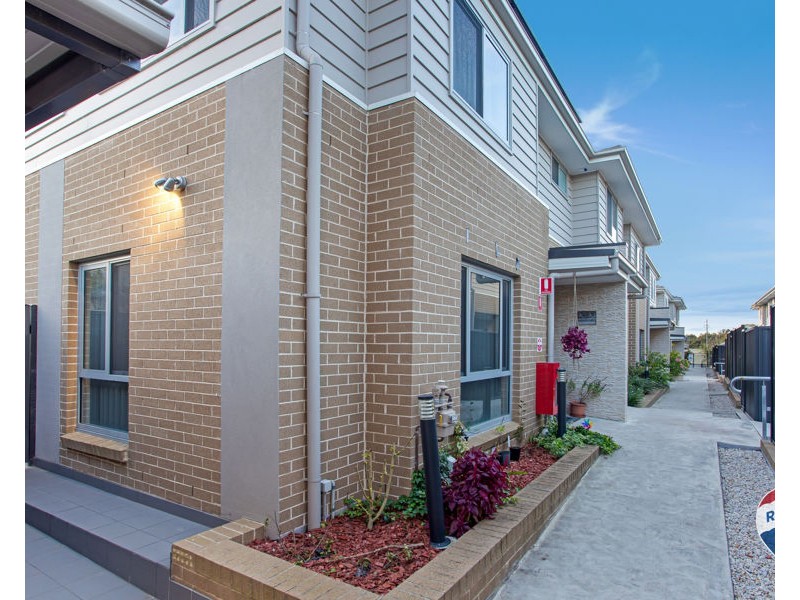 1/27-31 CANBERRA STREET, Oxley Park NSW 2760