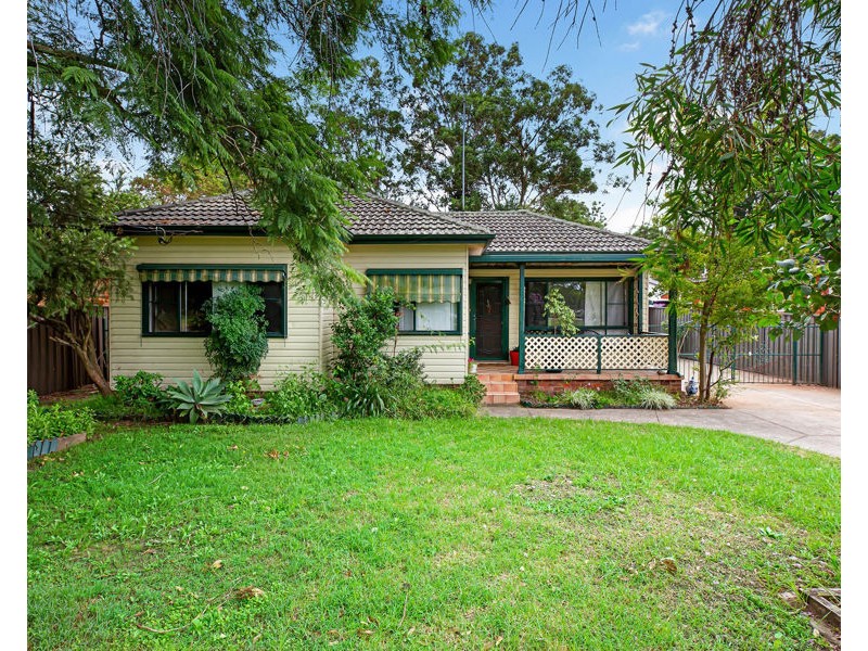13 CHELTENHAM AVENUE, Cambridge Park NSW 2747