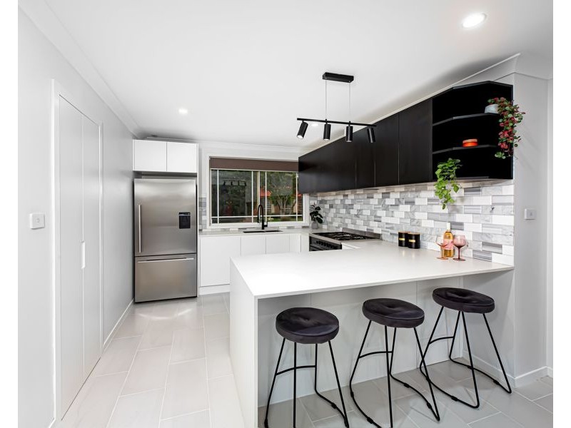 8 BOTTLE BRUSH PLACE, Colyton NSW 2760