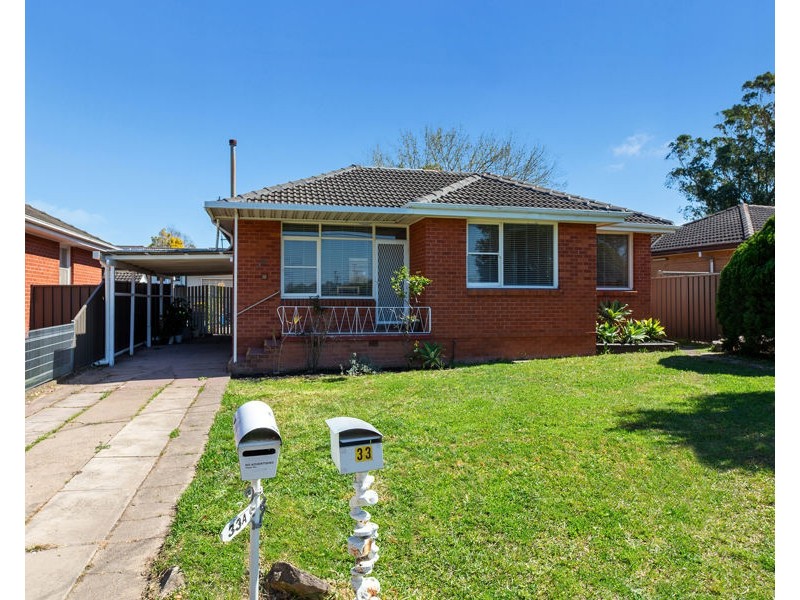 33 GIBSON AVENUE, Werrington NSW 2747