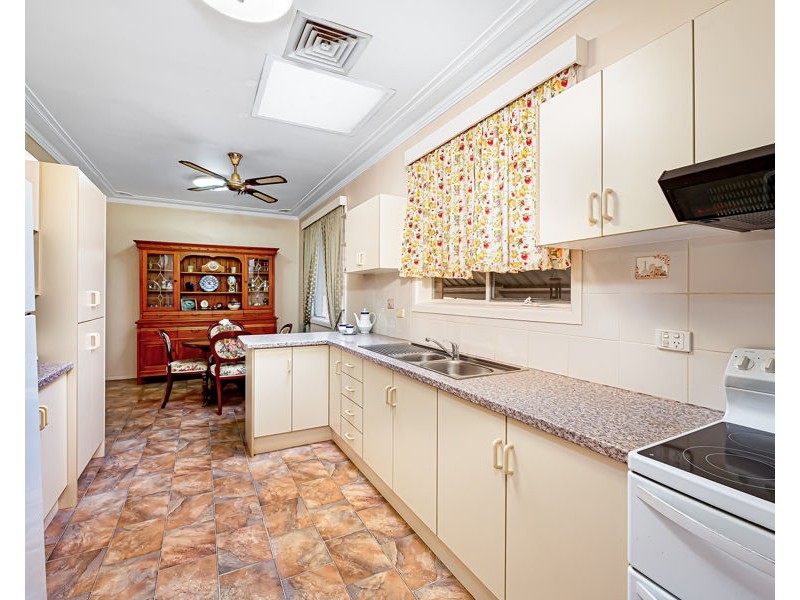 16 MITCHELL STREET, South Penrith NSW 2750