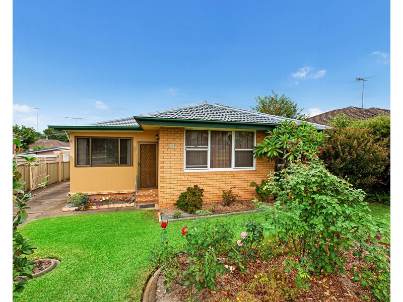 16 MITCHELL STREET, South Penrith NSW 2750