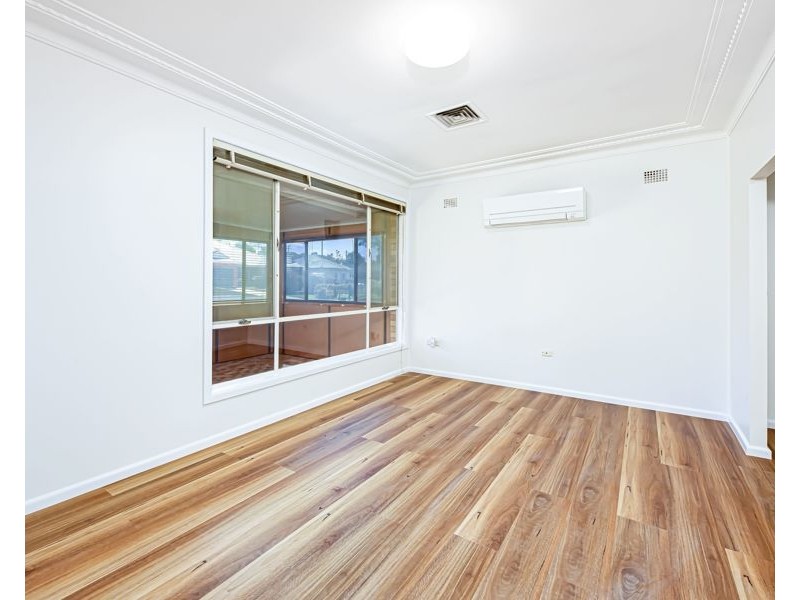 16 MITCHELL STREET, South Penrith NSW 2750