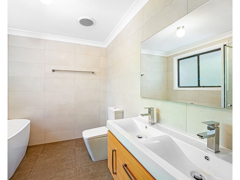 2/23 BARBER AVENUE, Penrith NSW 2750