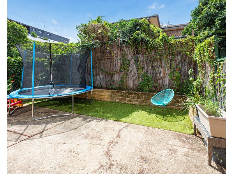 2/23 BARBER AVENUE, Penrith NSW 2750