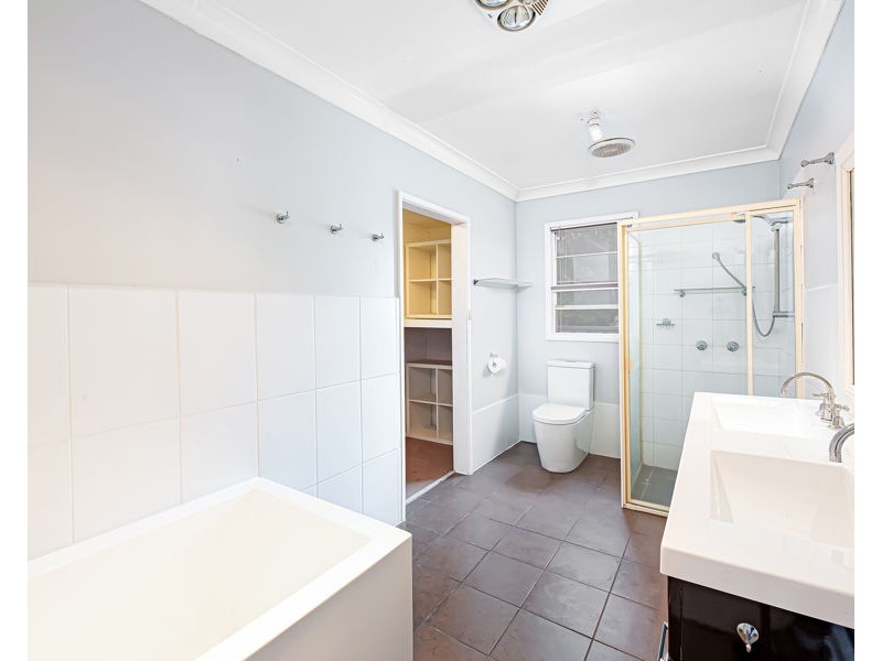 15 LINCOLN DRIVE, Cambridge Park NSW 2747