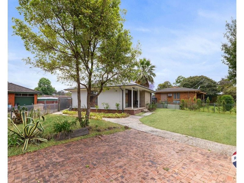 8 Porpoise Place, Willmot NSW 2770