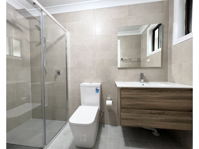 2/23 BARBER AVENUE, Penrith NSW 2750