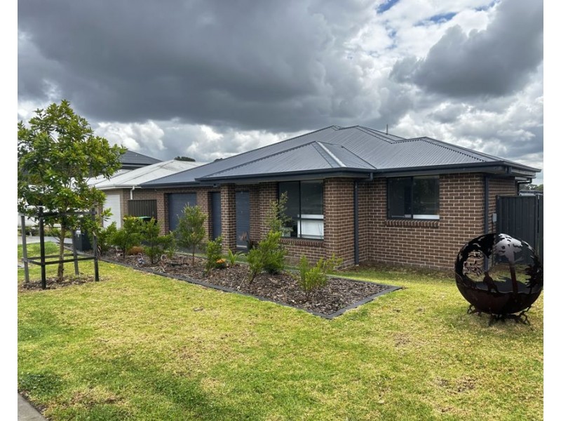 25 & 25A Janice Drive, Tahmoor NSW 2573