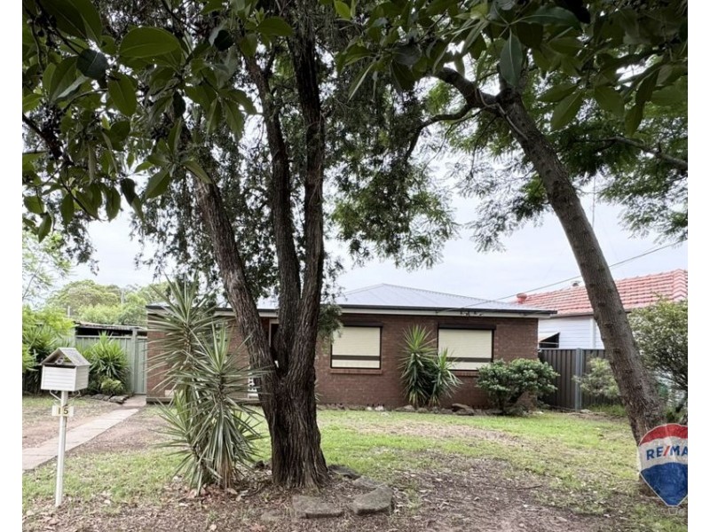 15 WINDERMERE AVENUE, Cambridge Park NSW 2747