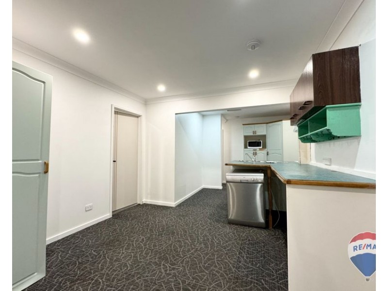15 WINDERMERE AVENUE, Cambridge Park NSW 2747