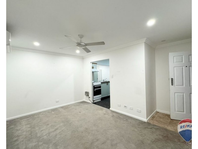 15 WINDERMERE AVENUE, Cambridge Park NSW 2747