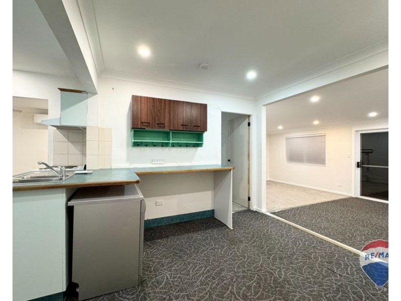 15 WINDERMERE AVENUE, Cambridge Park NSW 2747